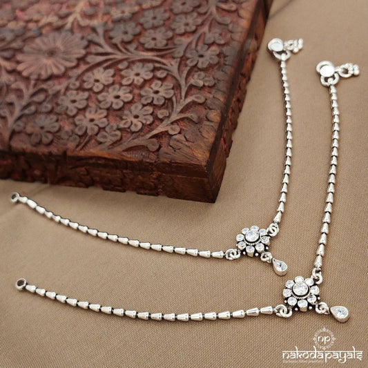 White Floral Anklets (A6797)
