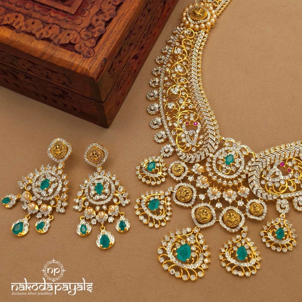Exclusive Peacock Floral Neckpiece With Earrings (Gn10721)