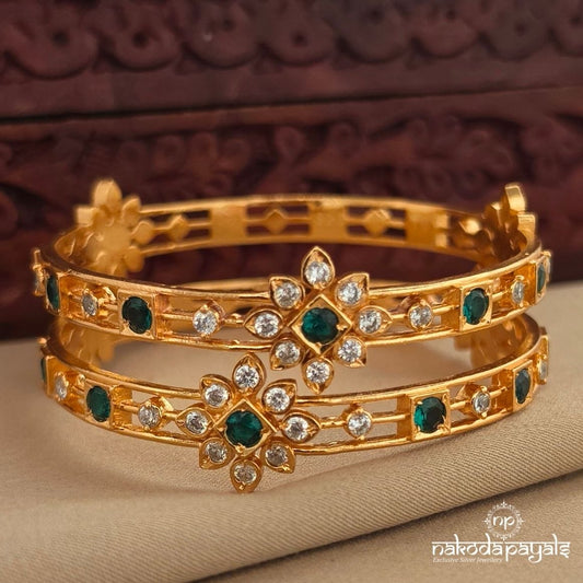 Exemplary Green Bangle (2.6) (Gk3325)