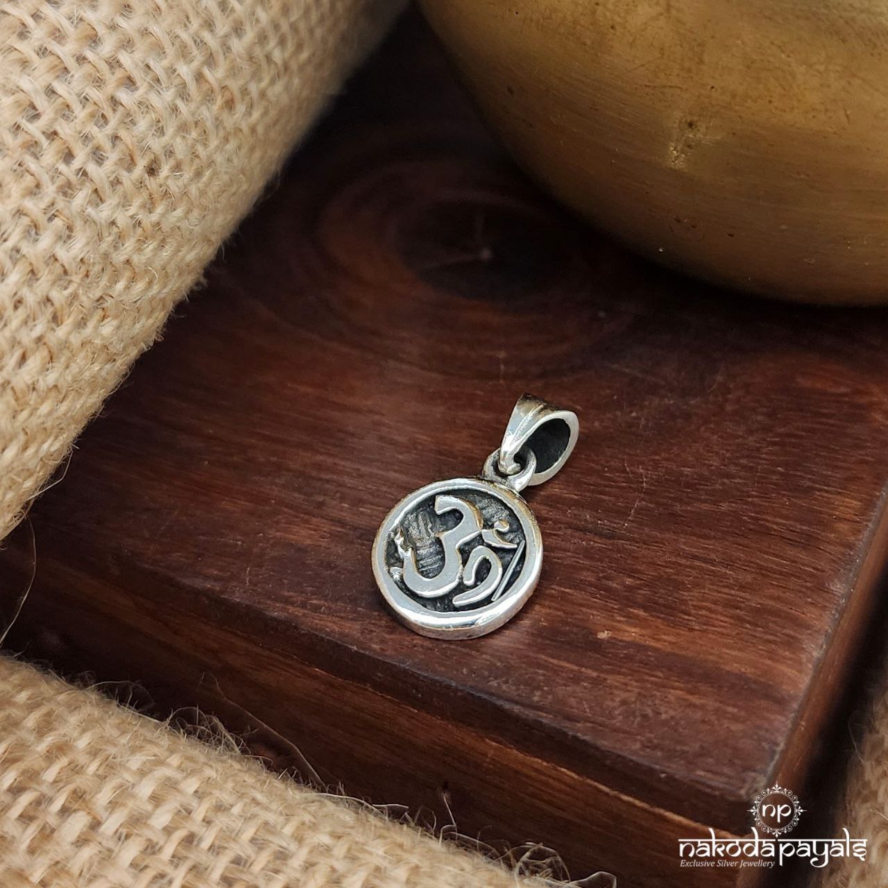 Circular Om Pendant (P2443)