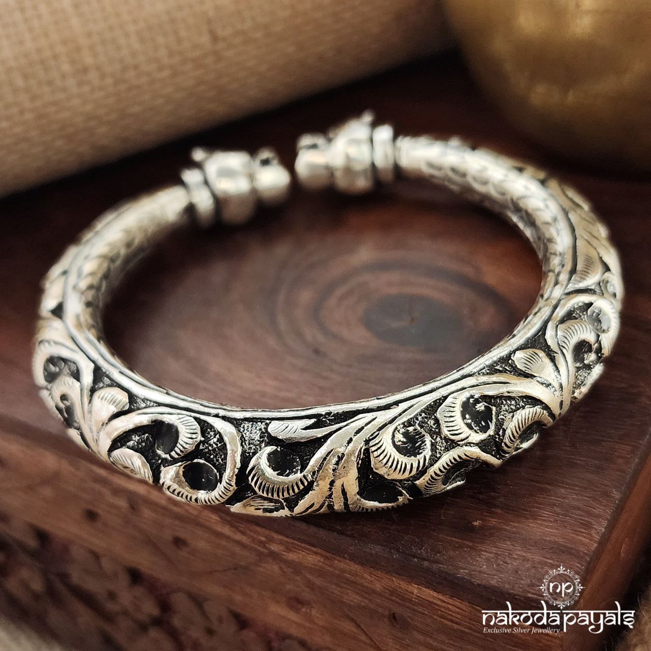 Chitai Lion Oxidised Kada (K5110)