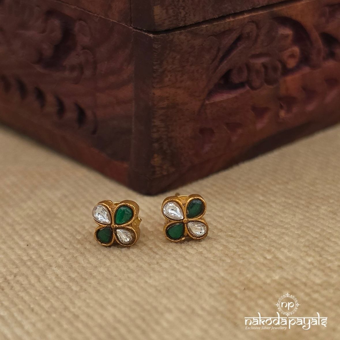 Green Drop Floral Studs (Ge11082)
