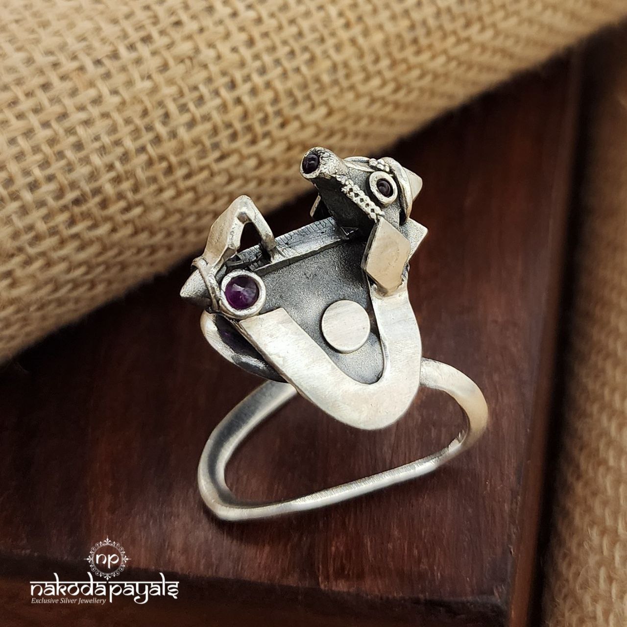 Unique Vanki Finger Ring (F2765)