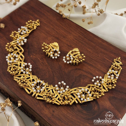 Pearled Flower Neckpiece With Earrings (Gn8698)