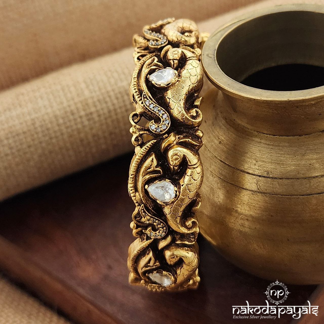 Moissanite Peacock Screw Kada (Gk2979)