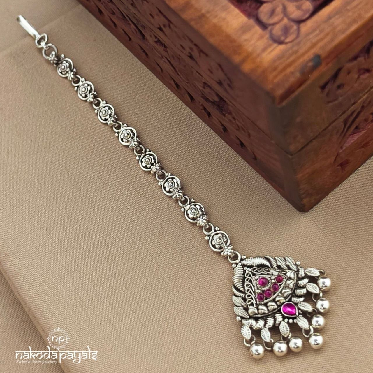 Exemplary Floral Ball Drop  Maang Tikka (M0501)