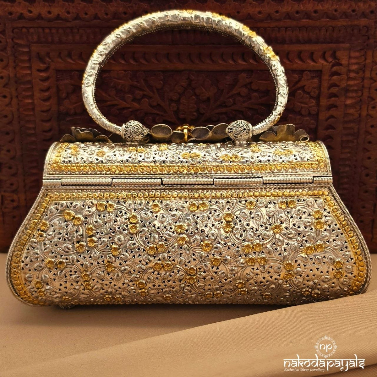 Exemplary Ganesha Moissanite Purse (Esa348)