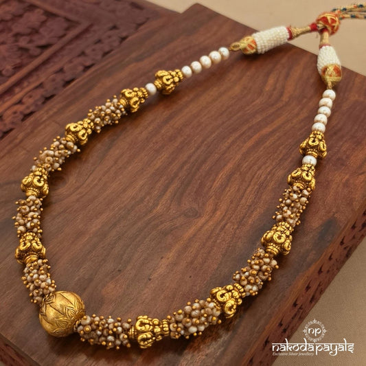 Traditional Pearly Ball  Neckpiece (Gn10620)