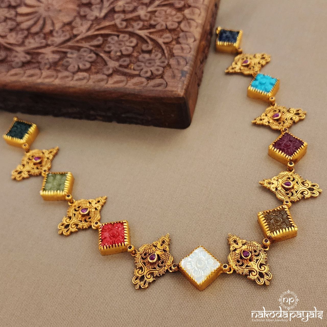 Traditional Navaratna Neckpiece (Gn9595)