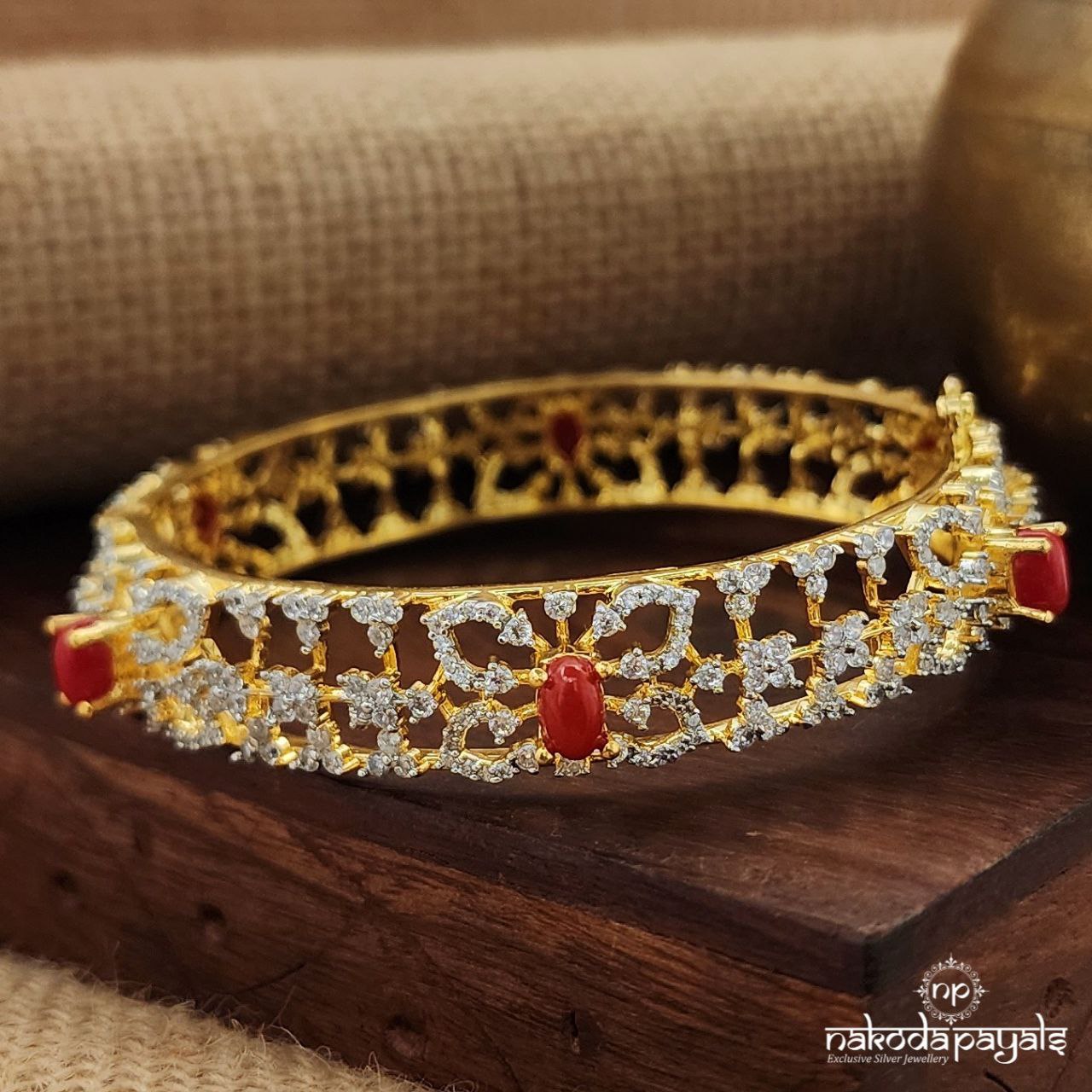 Coral CZ Screw Kada (Gk2966)