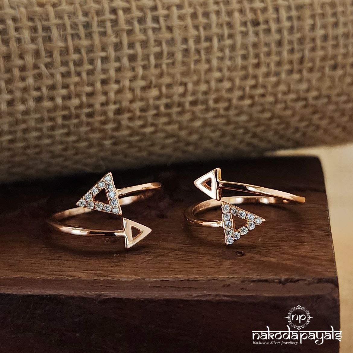 Rose Gold Triangular Toerings (T4457)