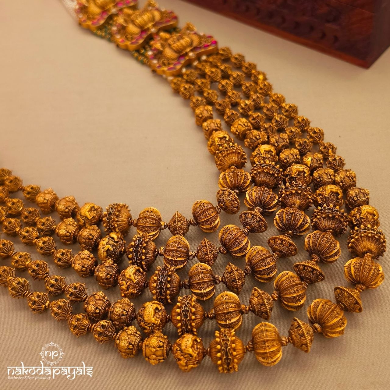 Ball Layered Lakshmi Neckpiece (Gn10122)