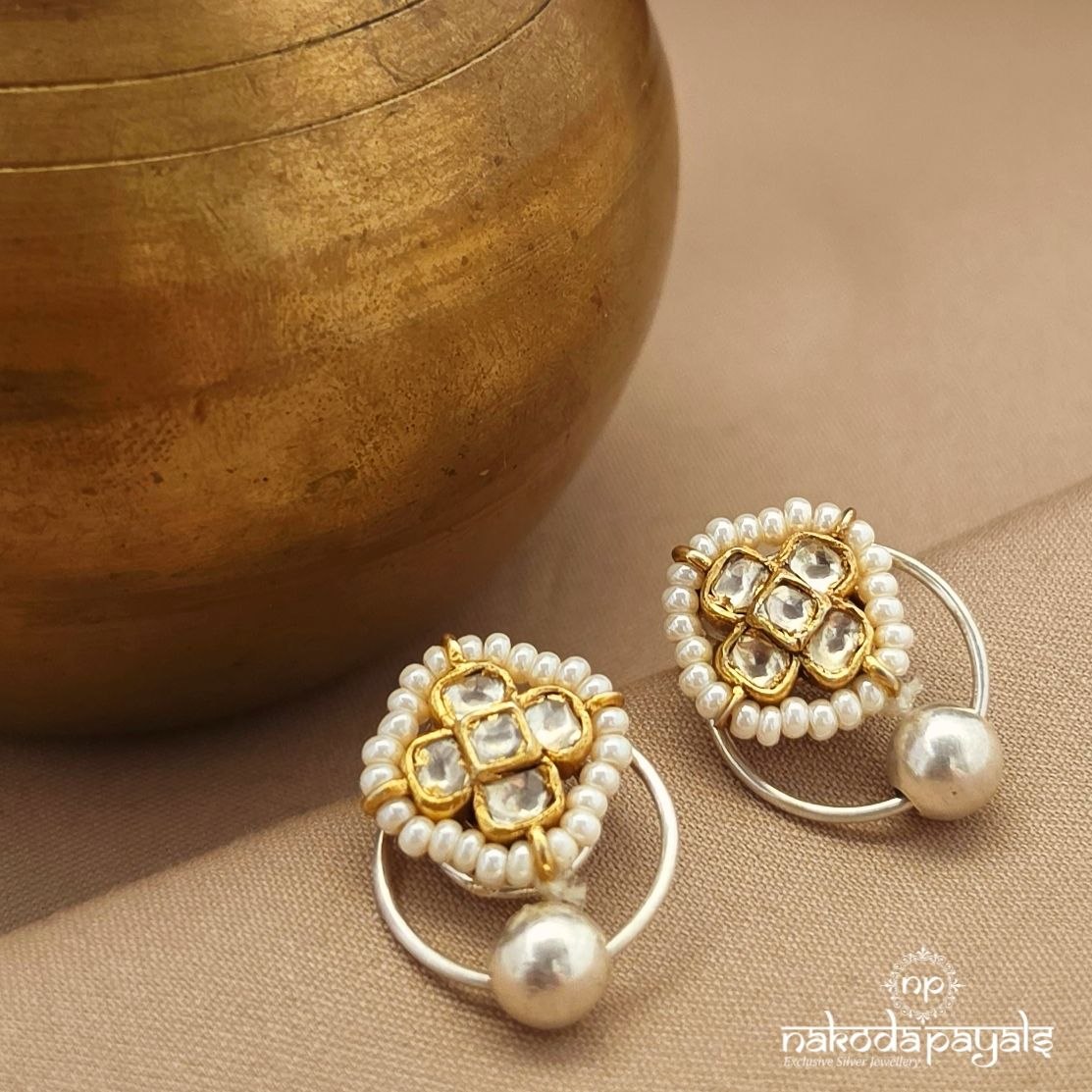 Pearly Floral Ball Dual Tone Studs (S4263)