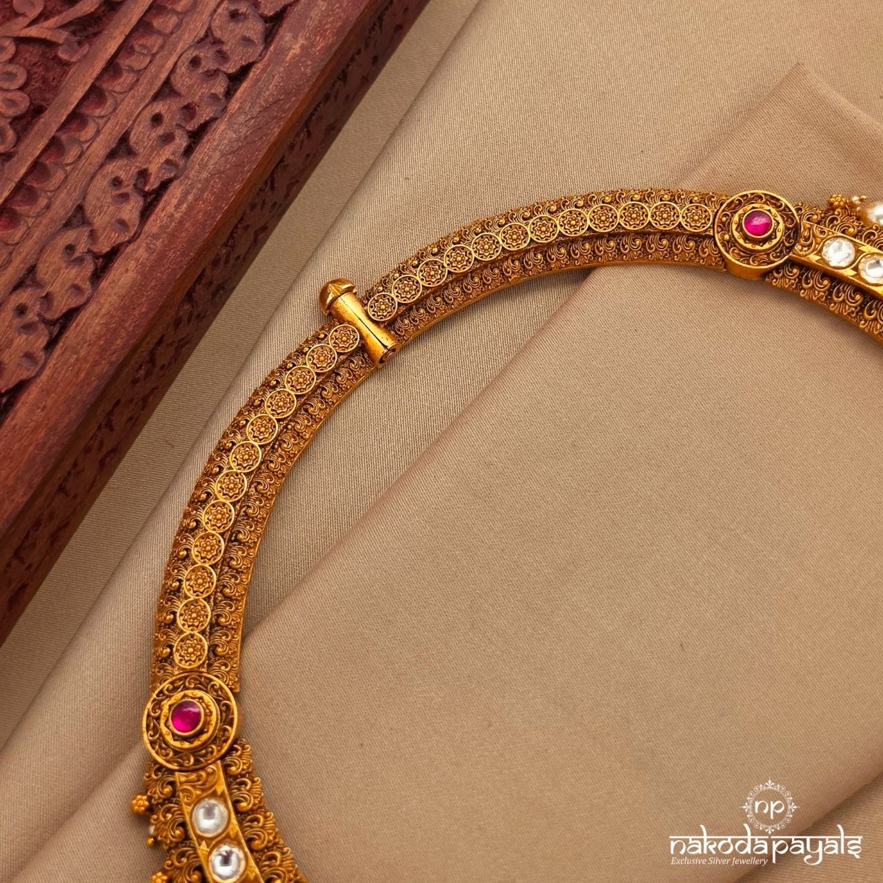 Elephant Kundan Hasli (Gn10120)