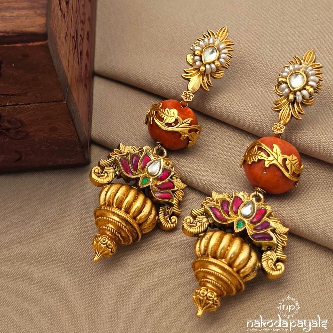 Traditional Lotus Pearl Chandbali (Ge11454)