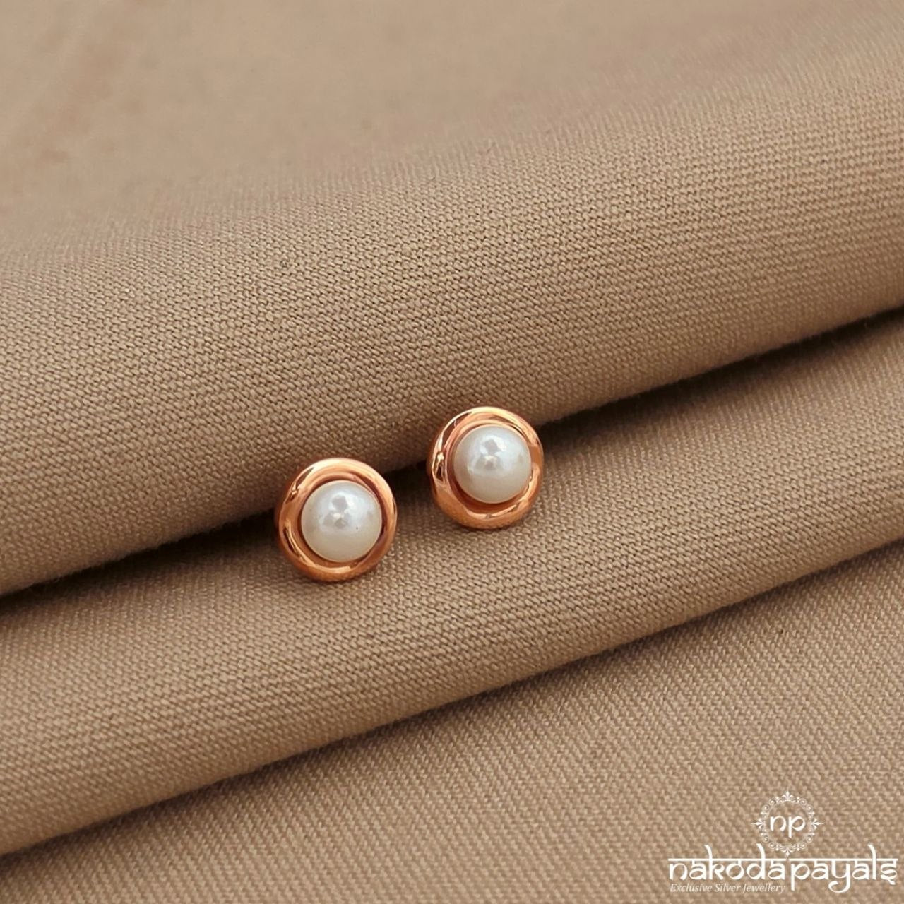 White Pearl Rose Gold Earrings (St4080)