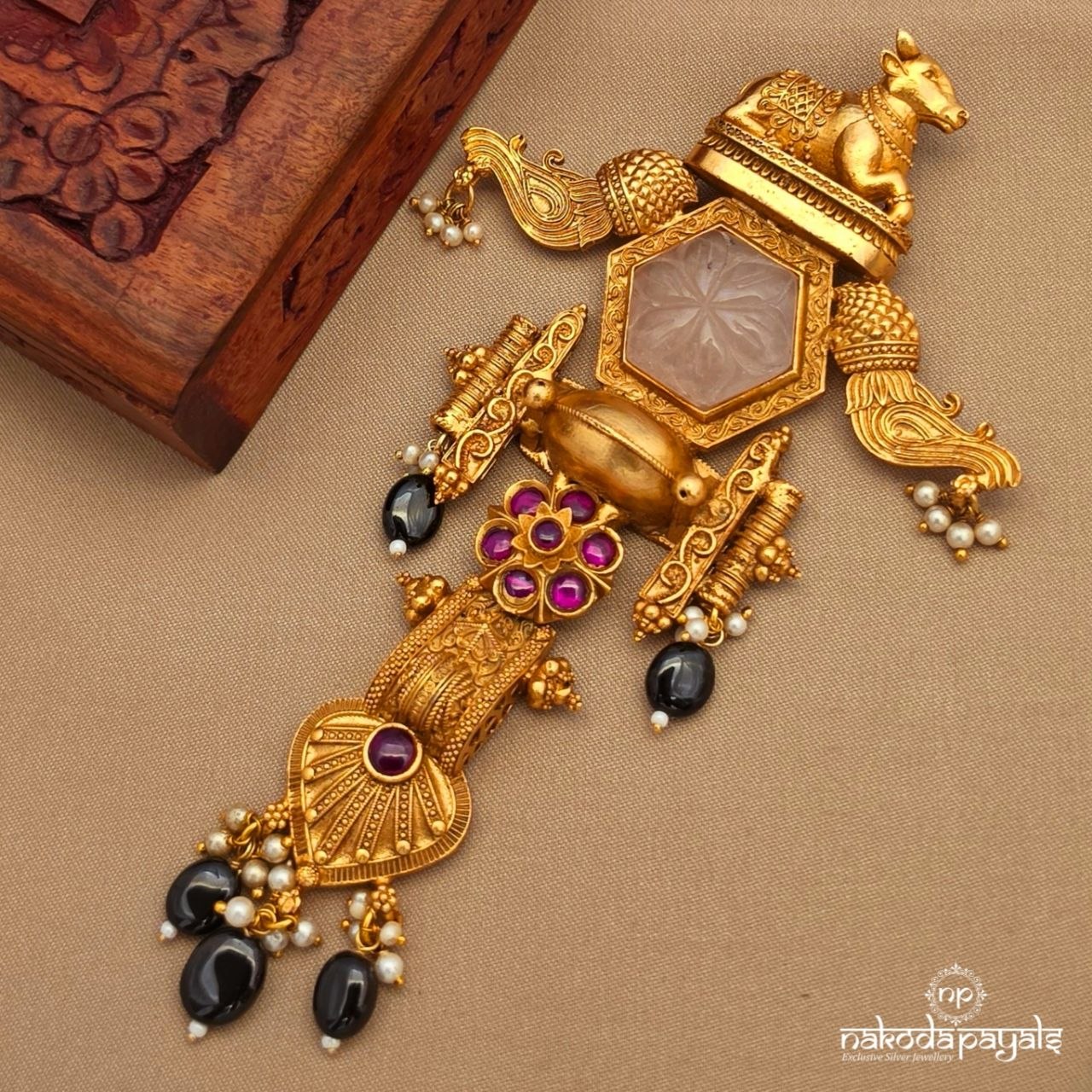 Graceful Nandi Pendant (Gp2423)