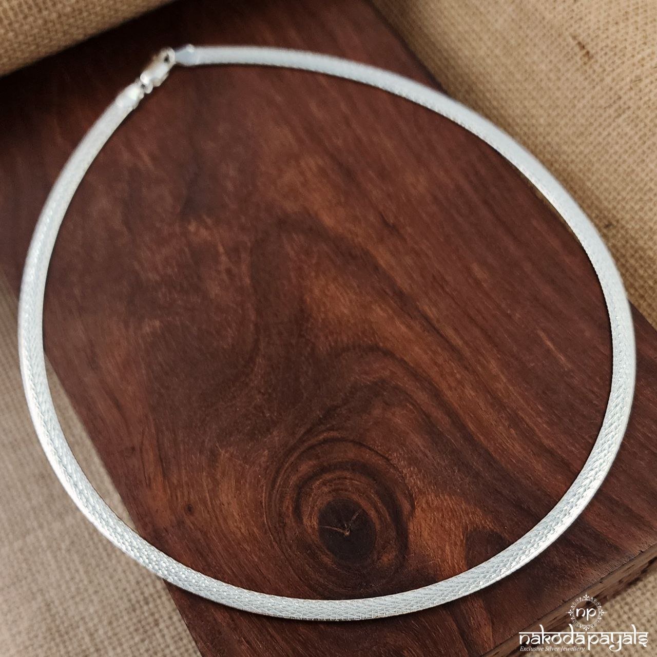 Reversible Flat Flexible Neckpiece (St3362)