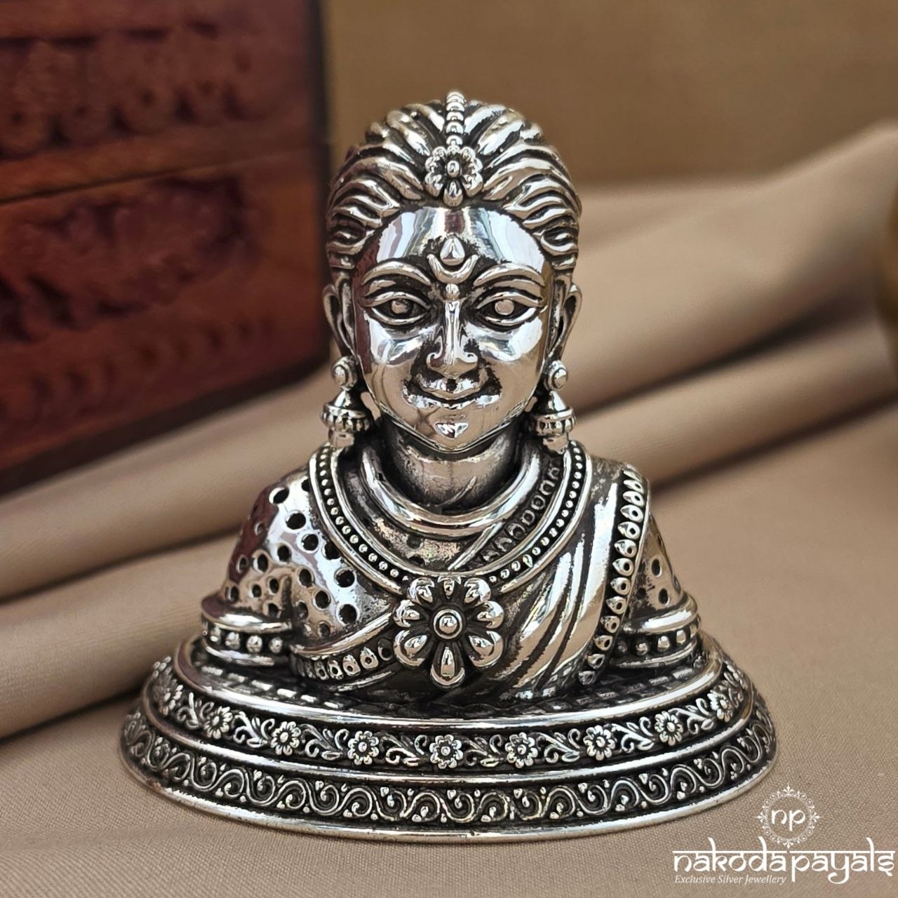 Divine Gowri Idol (Aa2653–59)