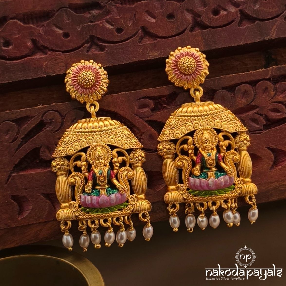 Traditional Pearl Lakshmi Chandbali (Ge10840)