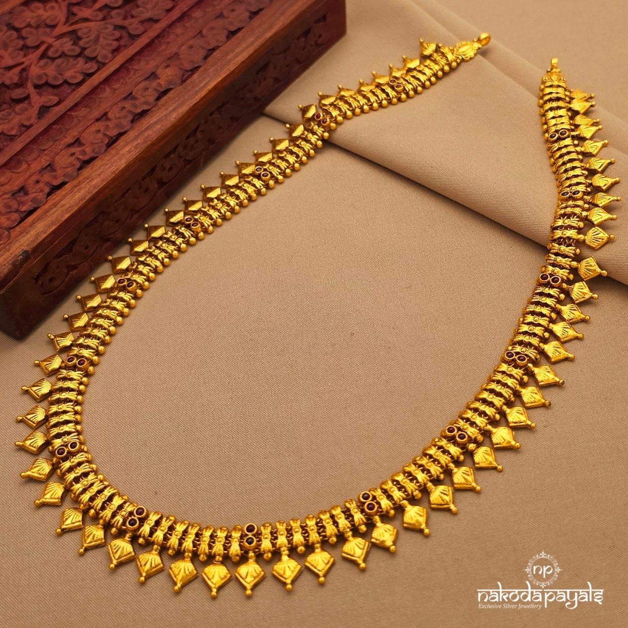 Traditional Simple Neckpiece (Gn10250)