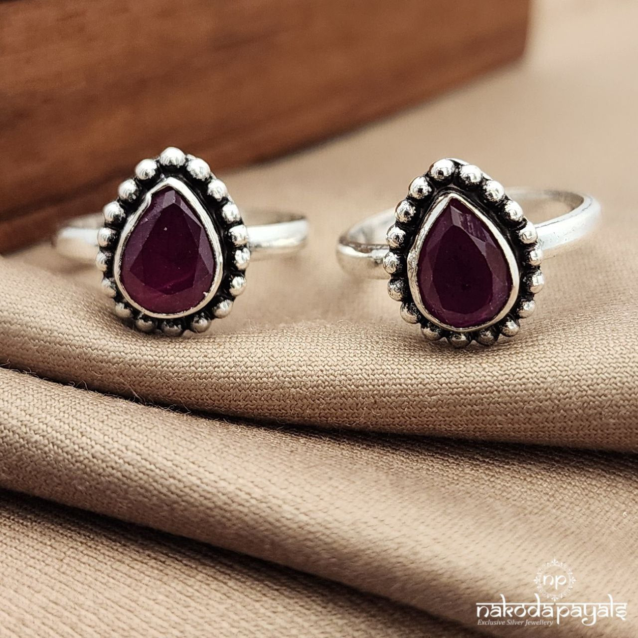 Drop Red Toerings (T4685)