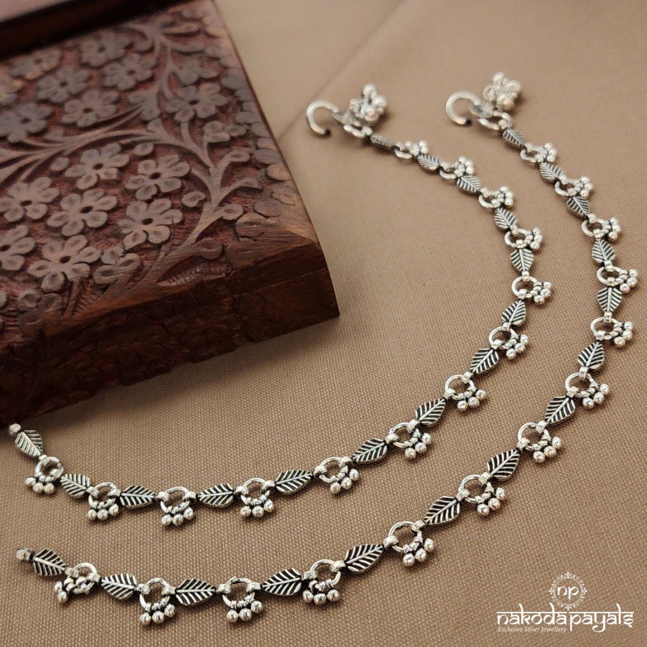 Leafy Ball Drop  "10.5 Inch" Anklets (A6746)