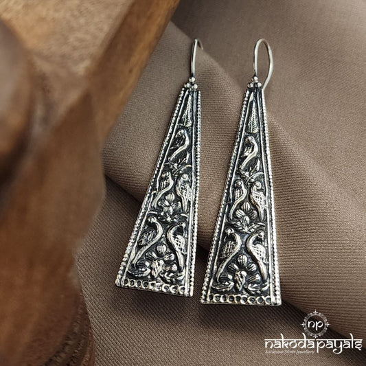 Triangular Plain Hangings (C3673)