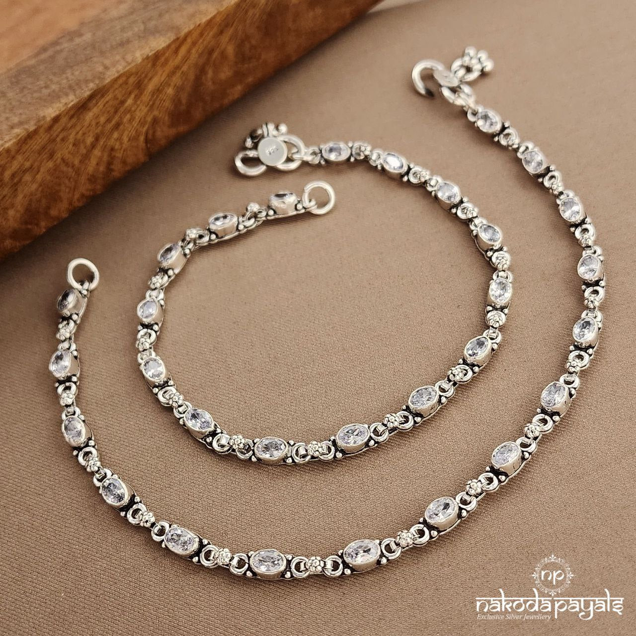 Oval White Anklets (A6597)