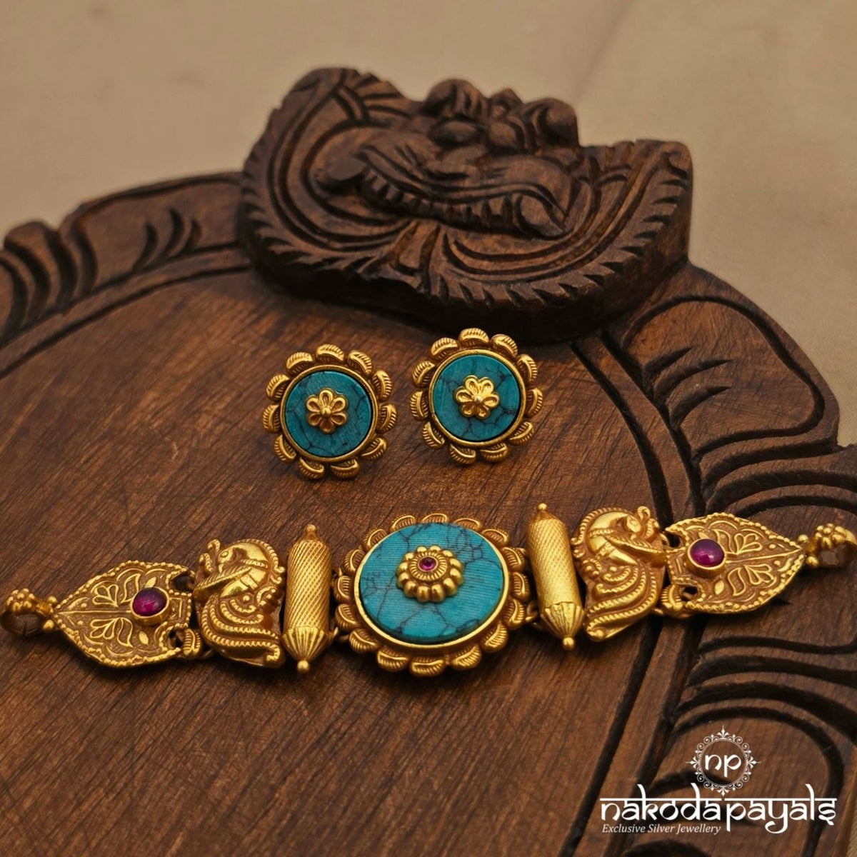 Turquoise Choker Wuth Earrings (Gn11098)