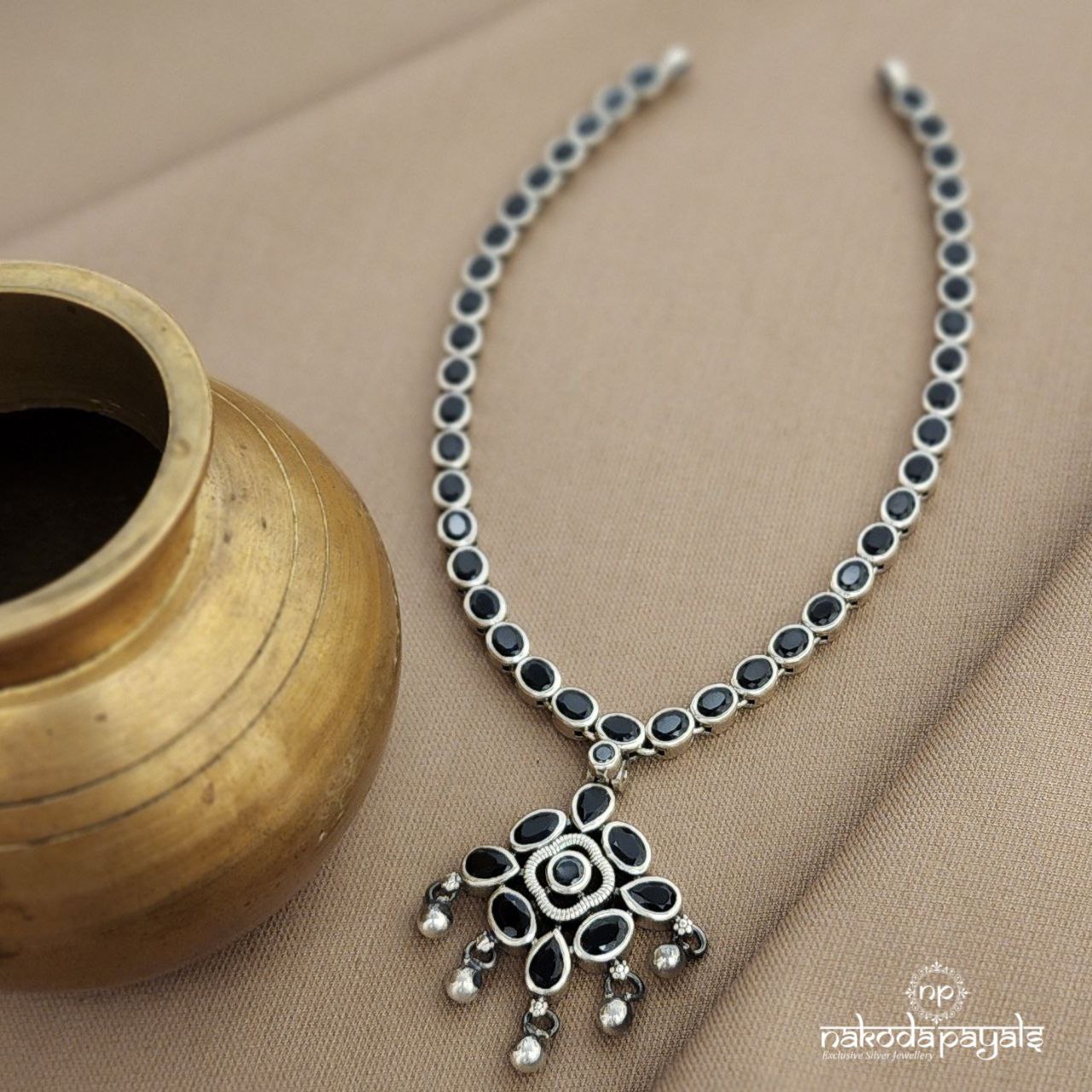 Black Ball Drop Neckpiece  (N11218)