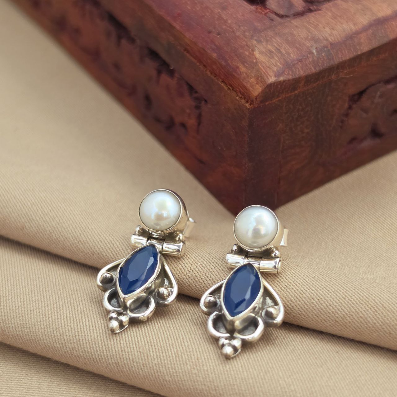 Elegant Studs (H2107)