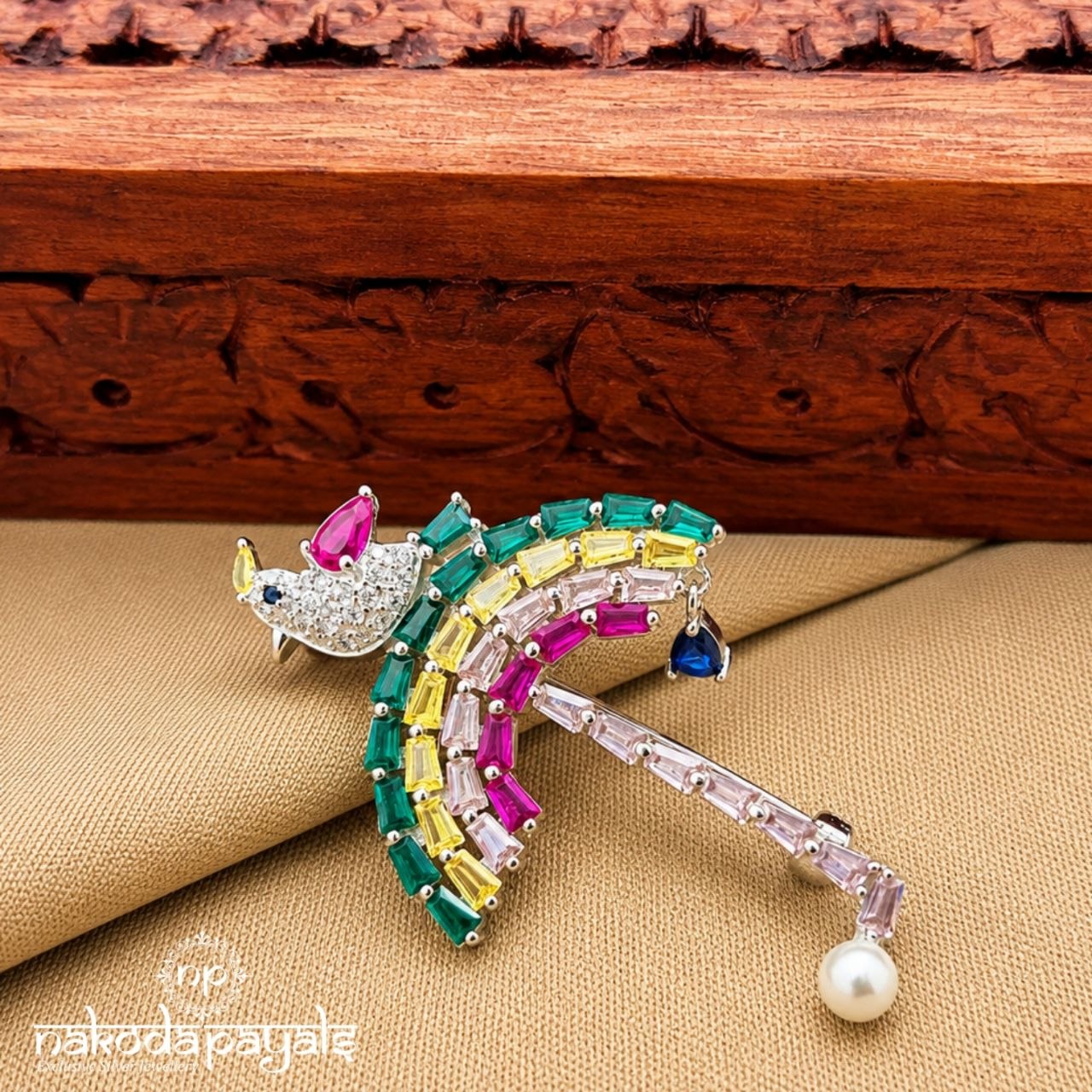 Unique Bridy Brooch (St4058)