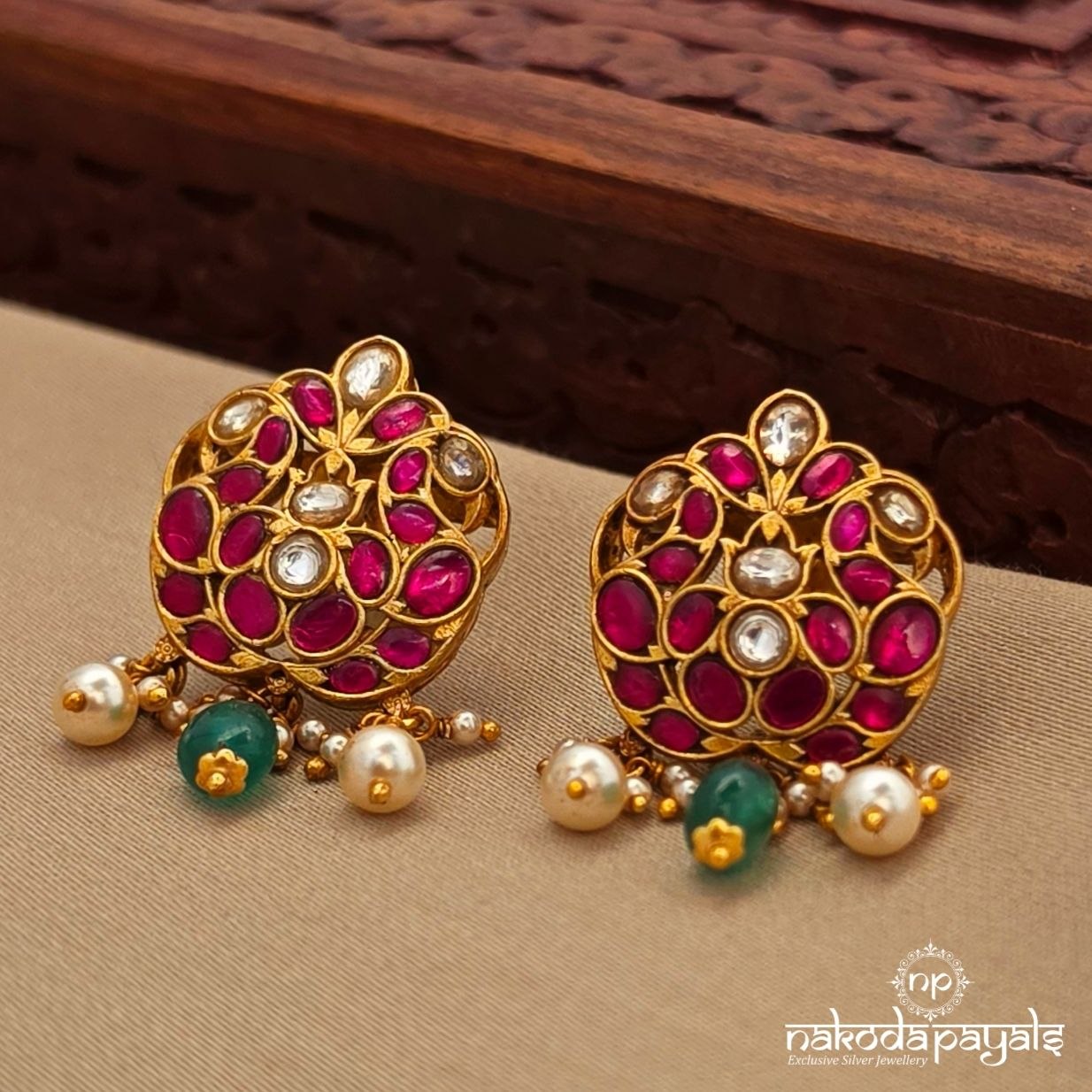 Exemplary Twin Peacock Studs (Ge10749)