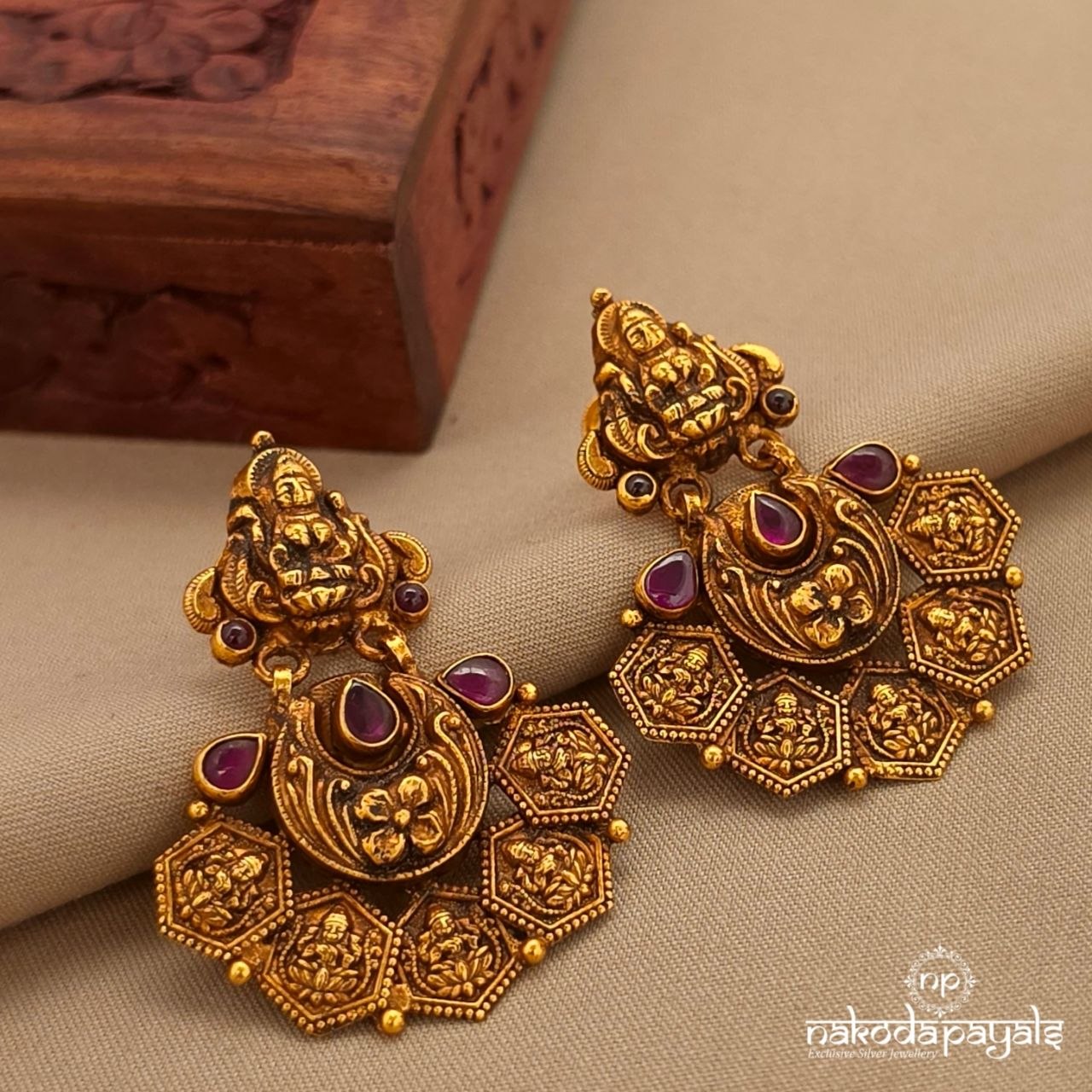 Gorgeous Lakshmi Chandbali (Ge10659)