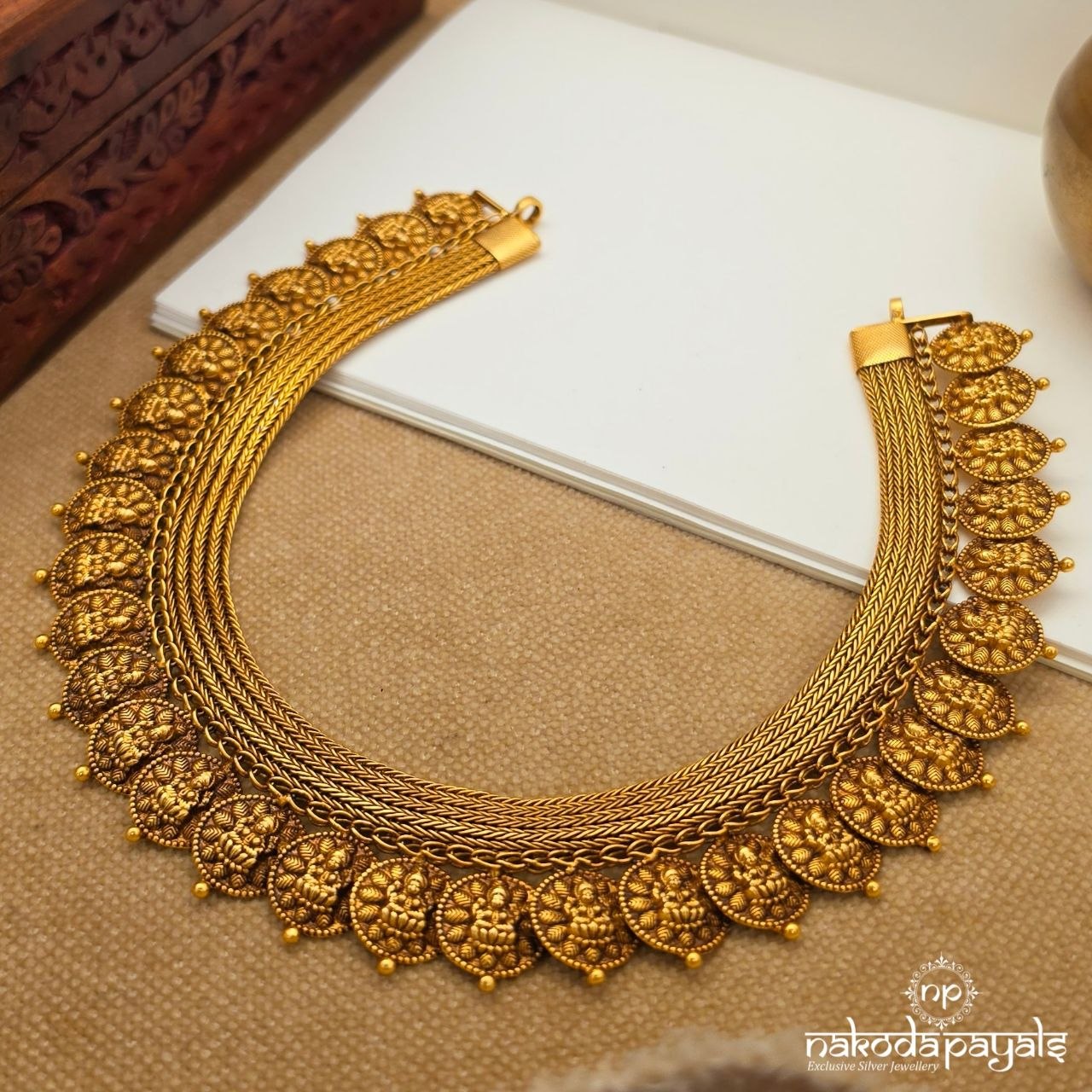Divine Lakshmi Kasu Neckpiece (Gn10690)