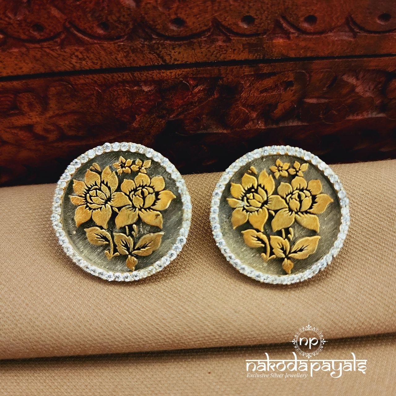 Exquisite Dual Tone Studs (S9649)