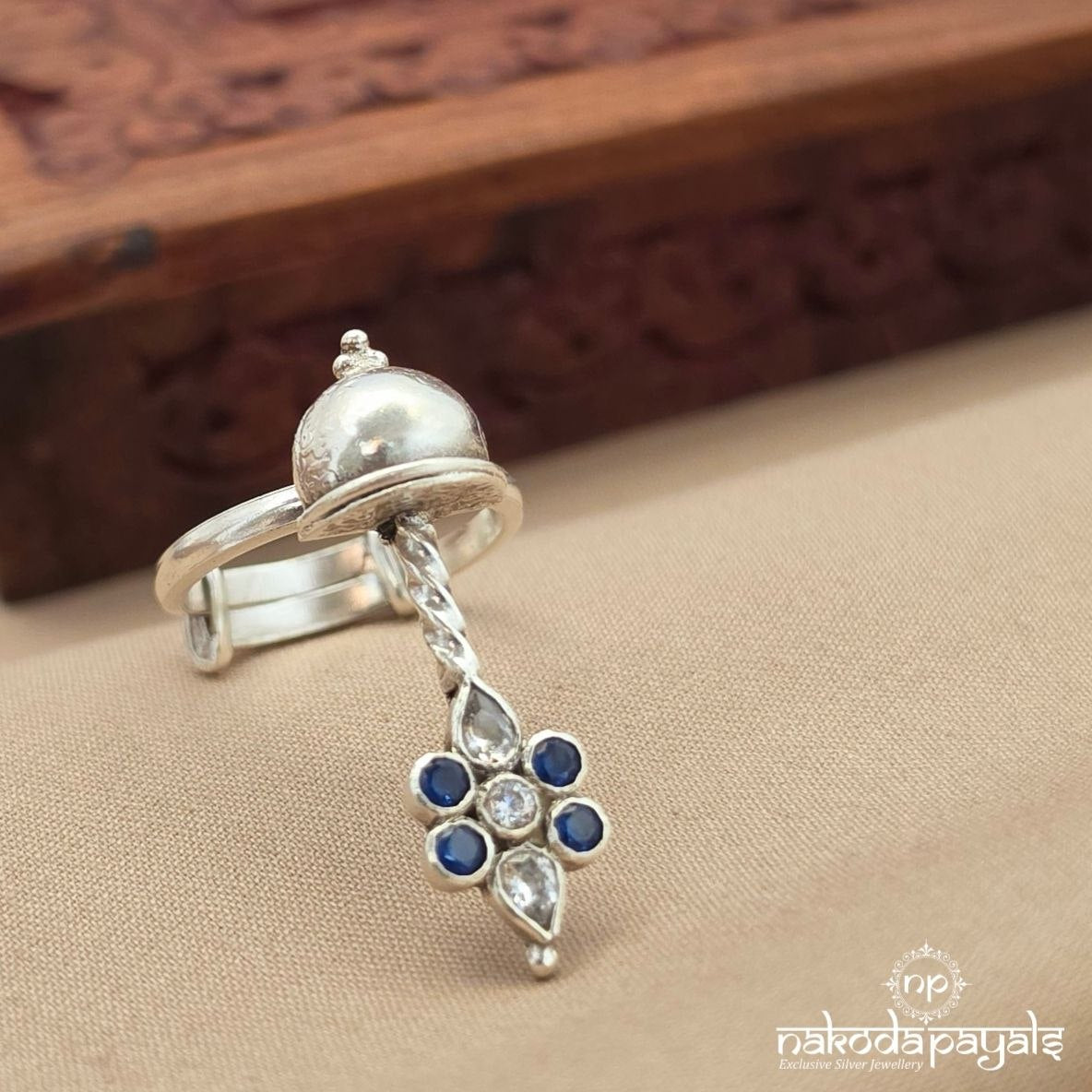 Bluish Floral Finger Ring (F3012)