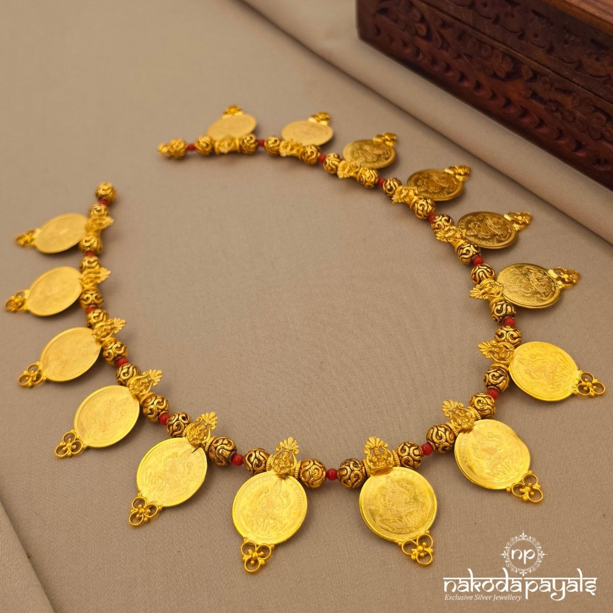 Coral Lakshmi Coin Neckpiece (Gn10908)