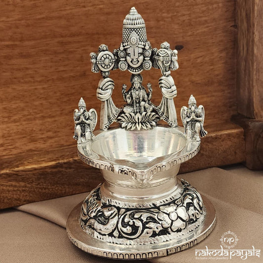 Lakshmi Venkateshwar Kamakshi  Deepam (Aa2046)