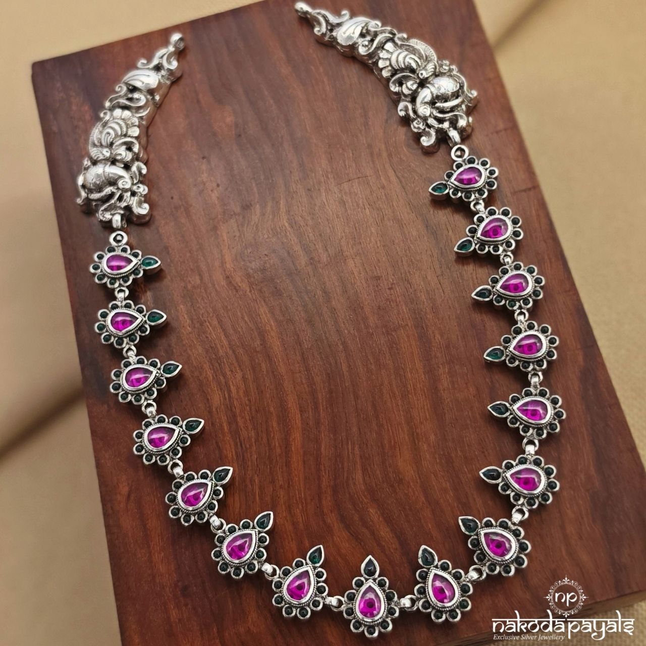 Glorious Reversible Neckpiece (N11985)