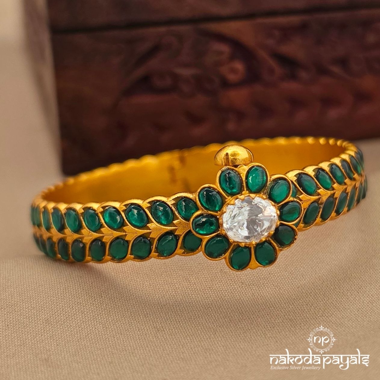 Exclusive Greenish Screw Kada (Gk3384)