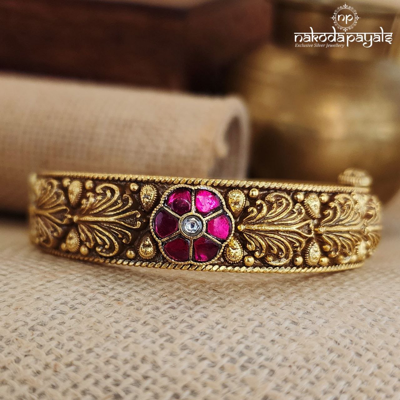 Kundan Grace Screw Kada (Gk2809)