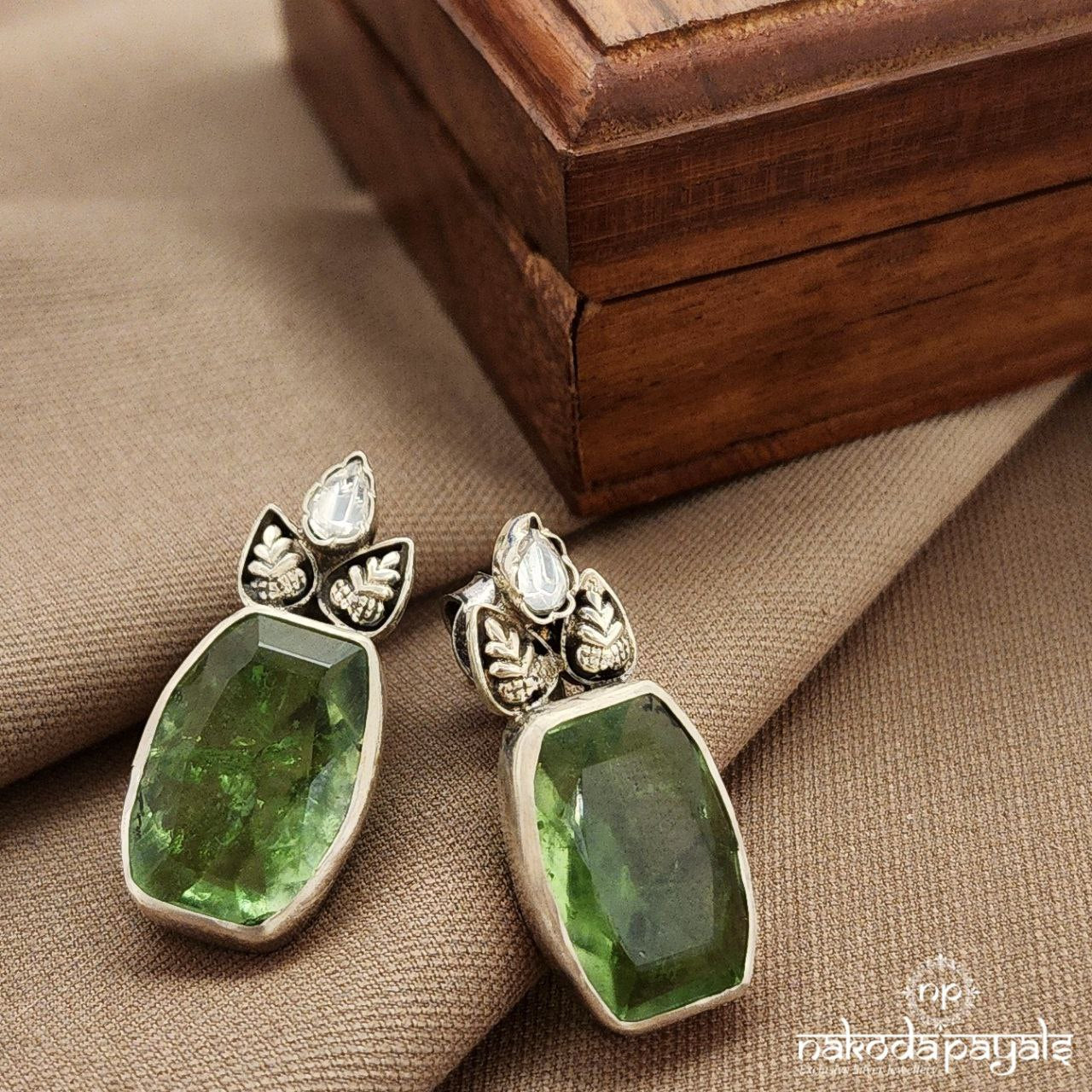 Green Kundan Studs (S3886)