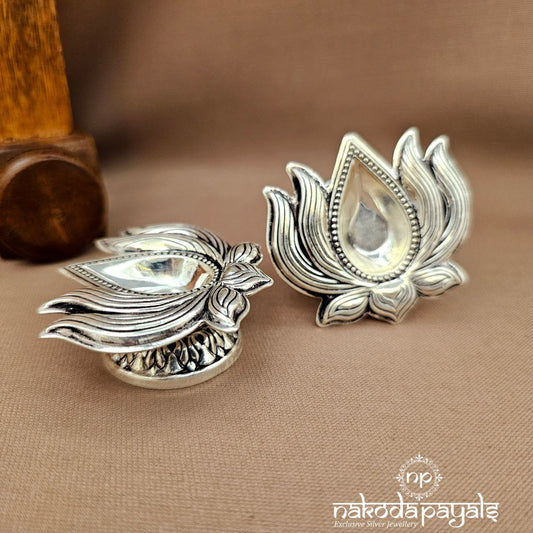 Oxidised Lotus Deepam Pair (Aa2400)