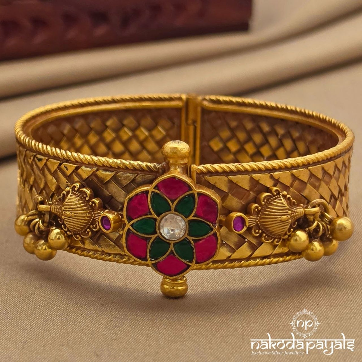 Kundan Pink Floral Kada (Gk3397)