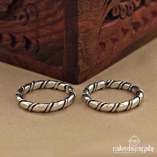 Twisted Cutsy Toerings (T4926)