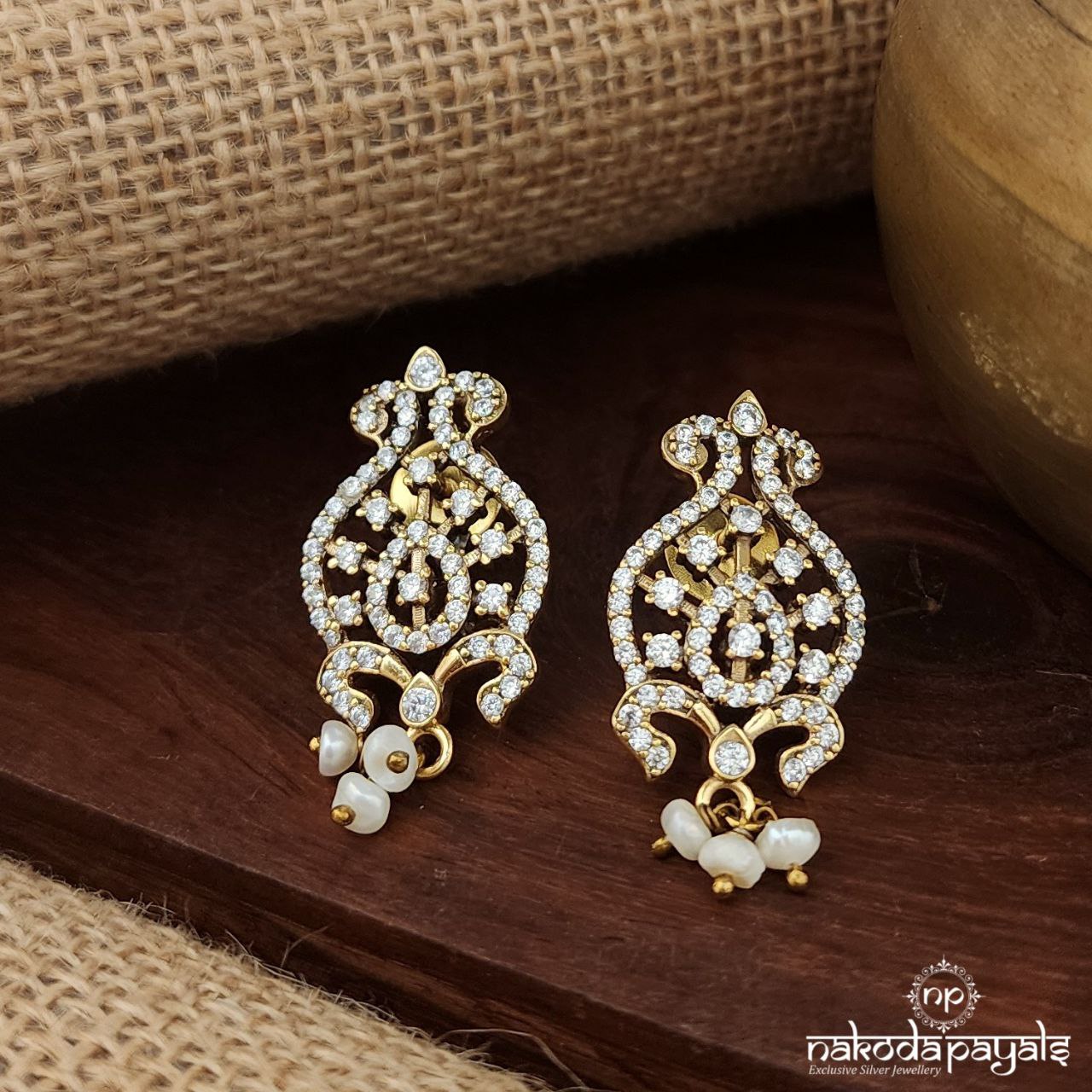 Shinney Studs (Ge9600)