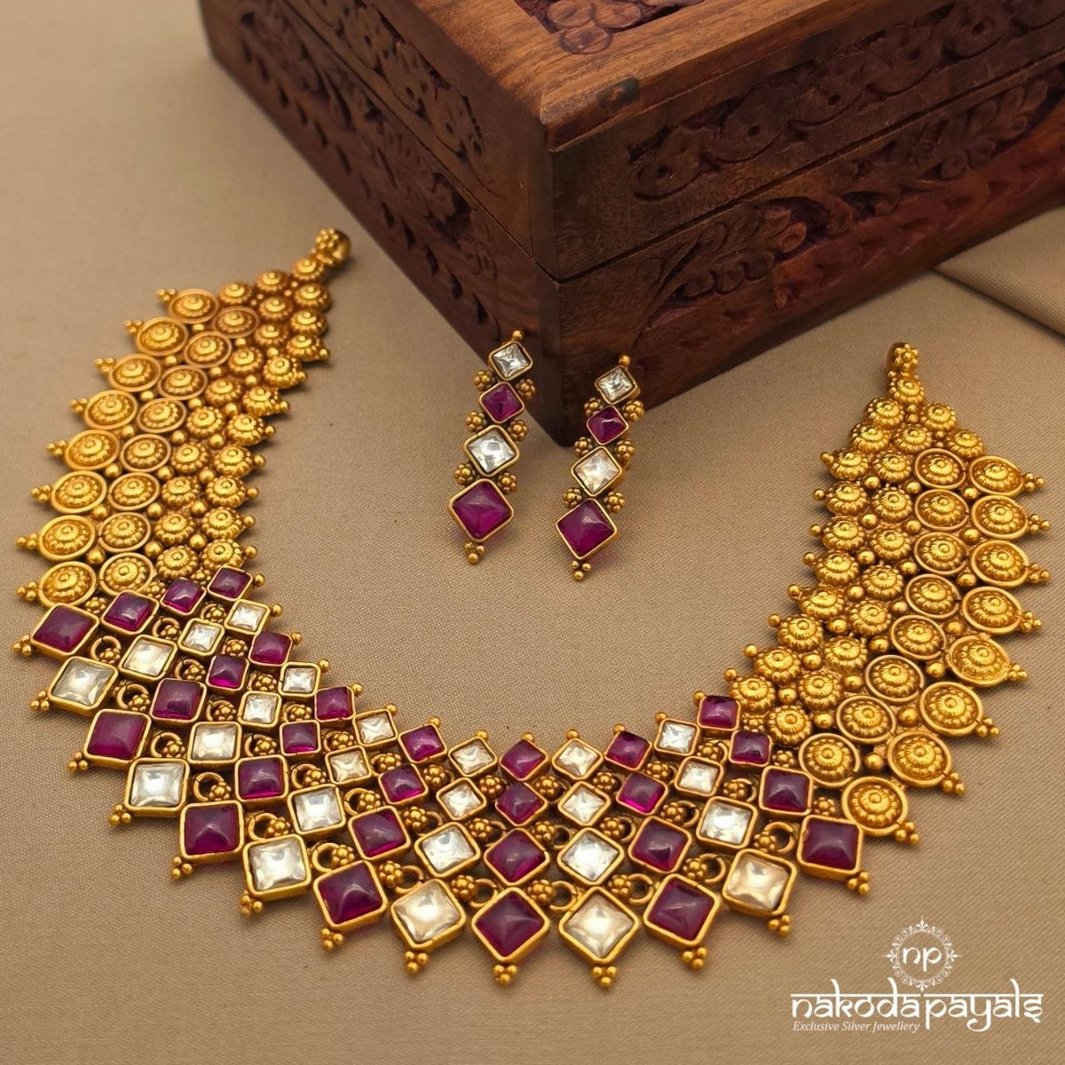 Exquisite Neckpiece With Earring (Gn10889)
