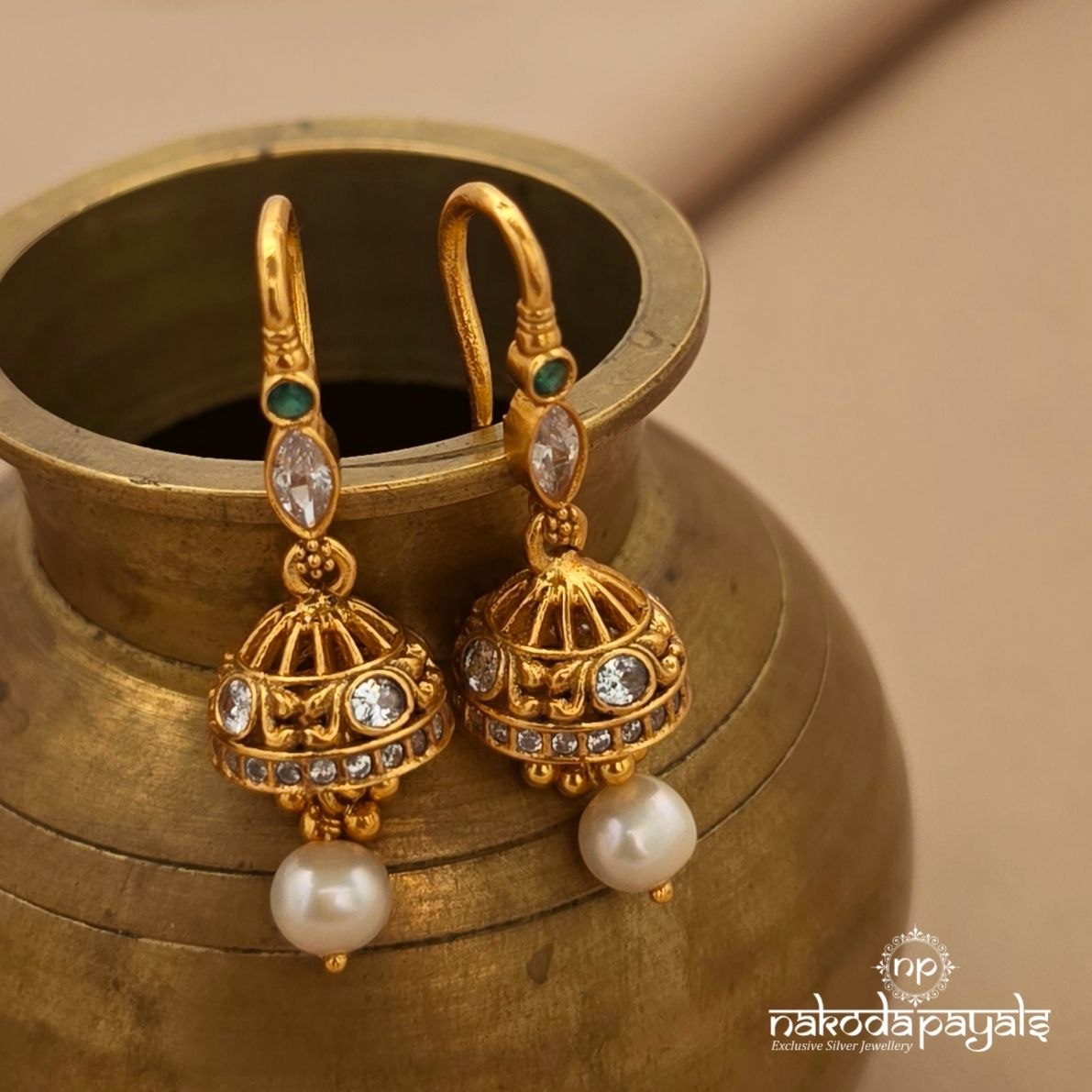 Pearly Exquisite Hangings (Ge10622)